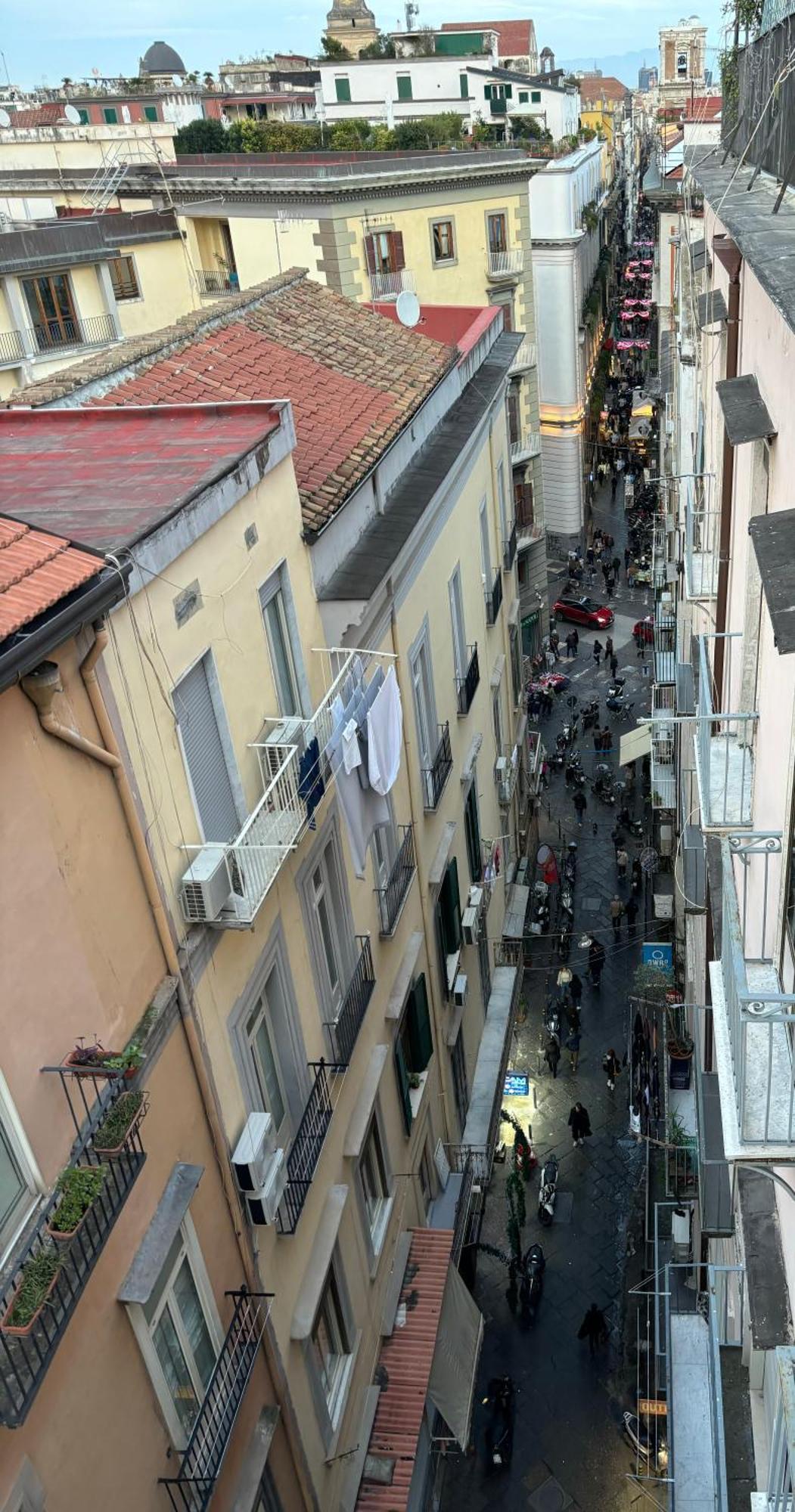 Oltre * Naples